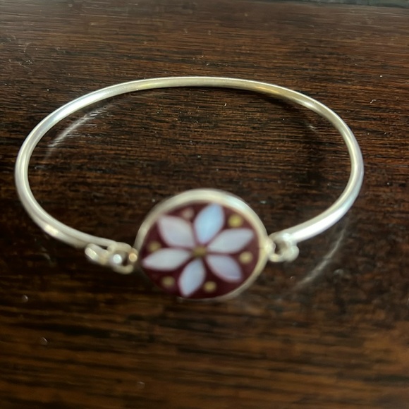 Mexican Alpaca Jewelry - Elegant Silver and White Floral Bangle